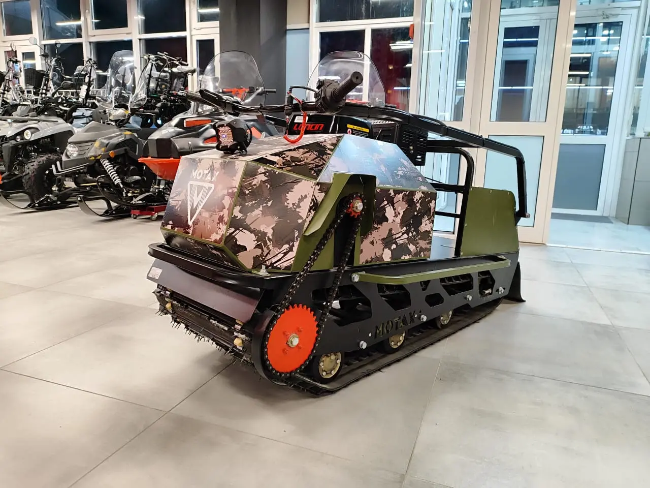 Покоряя Глушь: Мотобуксировщик – Наш Верный Спутник в Бескрайнем Бездорожье